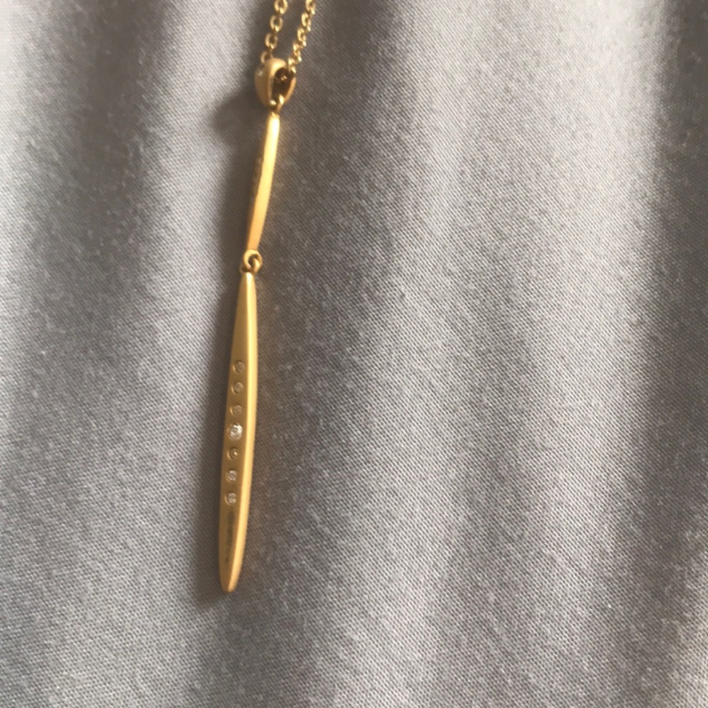 Matching Simple Gold Necklace & Earring Set - Picture 3 of 4